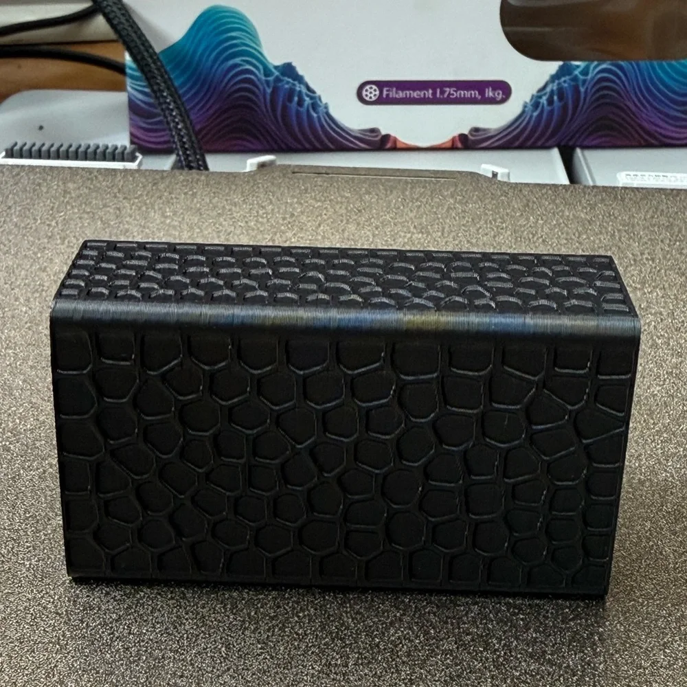 3D Printed Phone Stand Black Cell Phone Holder for Desk Smartphone Desktop Stand